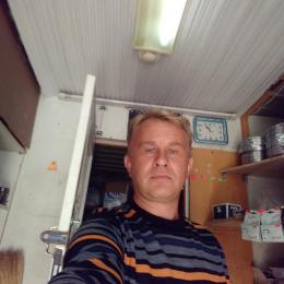 Парень милой внешности ищет девушку для интим встреч в Вологде